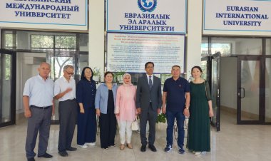 Чрезвычайные и полномочные послы Республики Пакистана и Кыргызской Республики в Евразийском международном университете