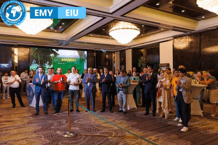 Ректор Евразийского международного университета Роза Аманова посетила фестиваль Mango