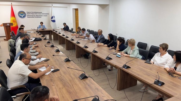 Участие ректора ЕМУ на совещании в МОН КР