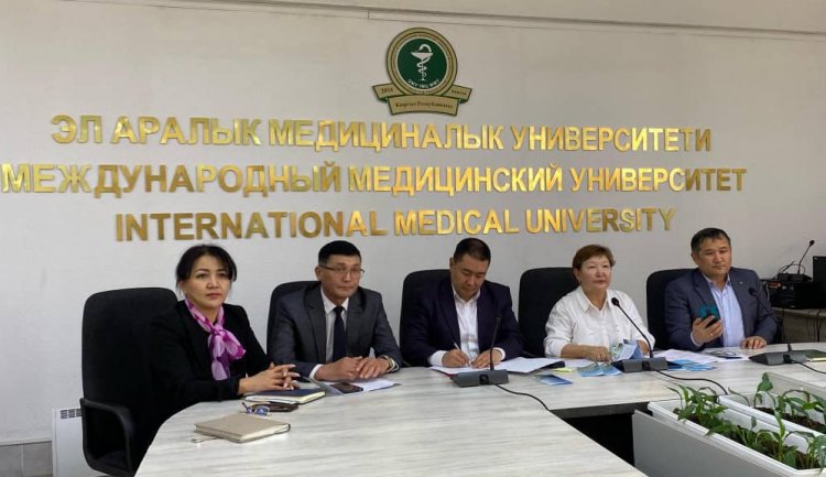 Евразиялык эл аралык университет Түштүк Казакстандын мектептери үчүн онлайн-конференция өткөрдү