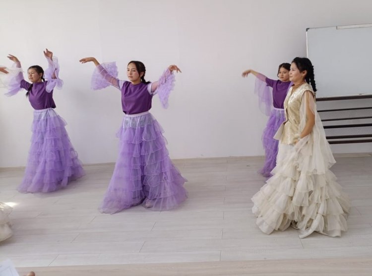 С профессиональным праздником!