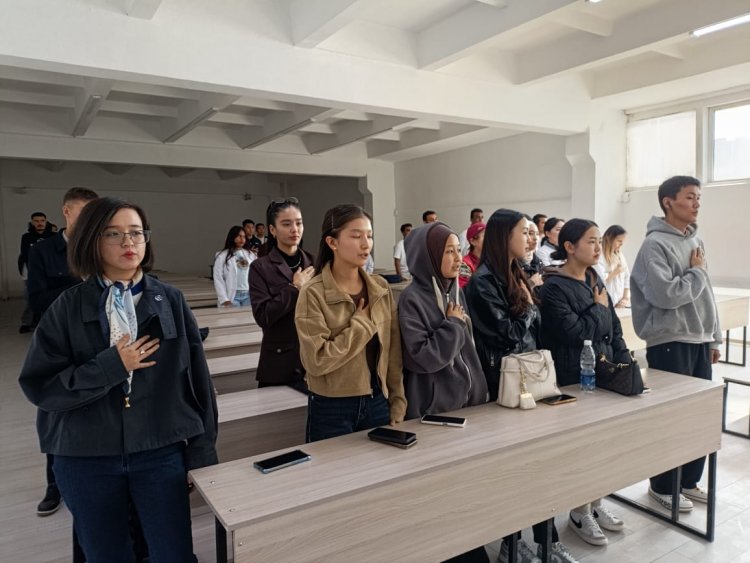 С профессиональным праздником!